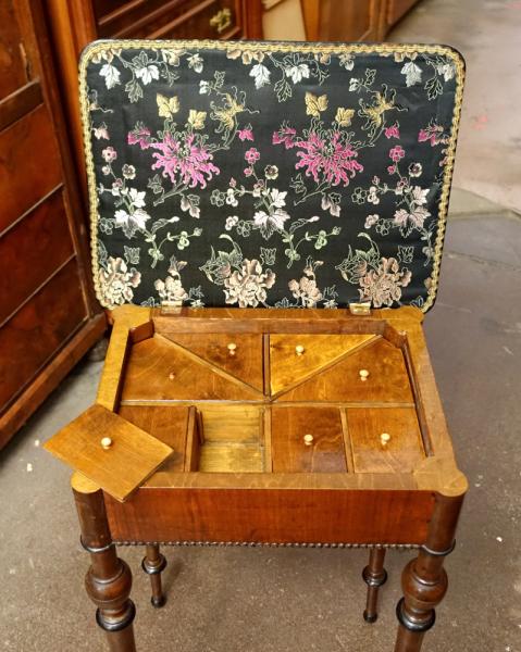 Stodola.cz - Sewing table