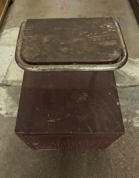 Stodola.cz - Noční stolek 